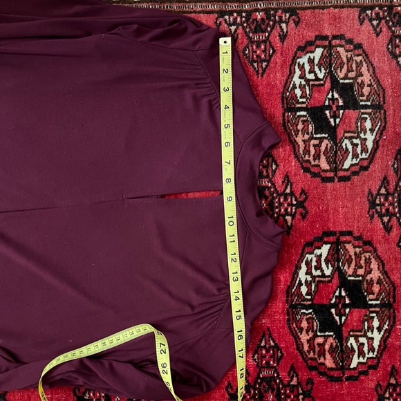 Amour Vert Long-Sleeved Blouse w/ Keyhole Neckline - Picture 14 of 16